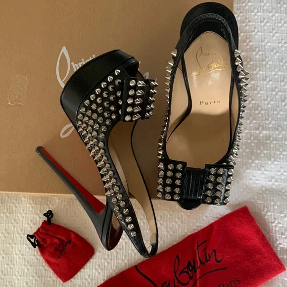 【Christian Louboutin】ノベルティ 非売品 スカーフ Christian Louboutin】ノベルティ 非売品 スカーフ
